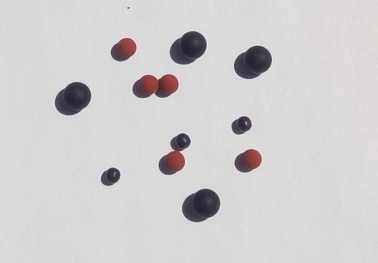 <span style='color:黑色/紅色'>橡膠球</span>